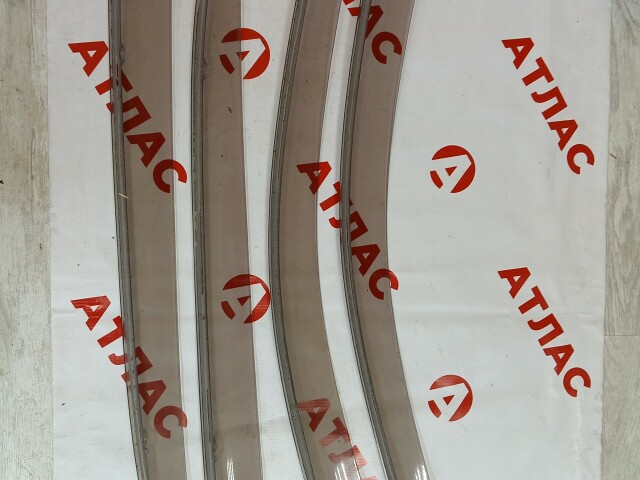 Ветровик TOYOTA Corolla Runx 