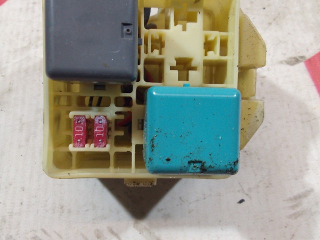 Блок предохранителей TOYOTA FunCargo 1NZ-FE