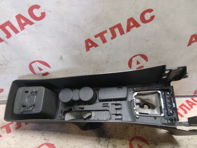 Консоль между сиденьями FORD Focus II 