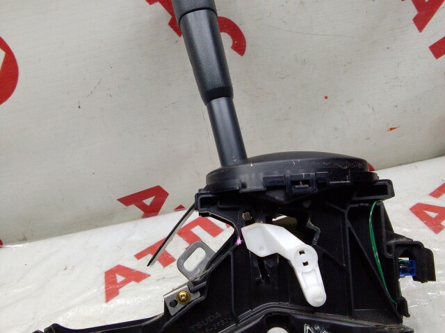 Рычаг КПП TOYOTA Ist 