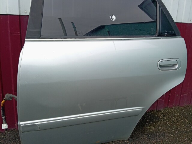 Дверь TOYOTA Sprinter 