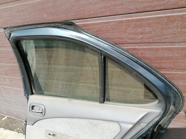 Дверь NISSAN Sunny 