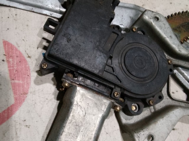 Стеклоподъемник MITSUBISHI Pajero Io 