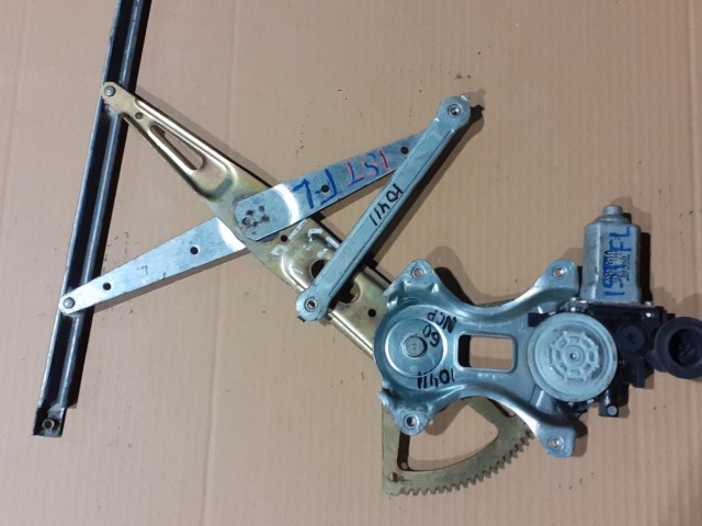 Стеклоподъемник TOYOTA Ist 