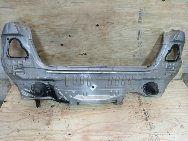 Задняя панель NISSAN Sunny 