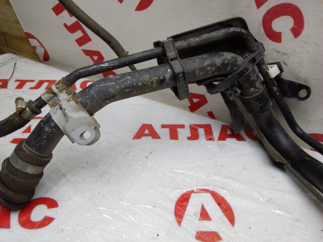 Горловина бензобака TOYOTA Camry 