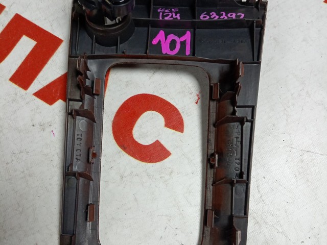 Консоль TOYOTA Allex 