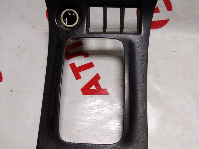 Накладка TOYOTA Corolla 