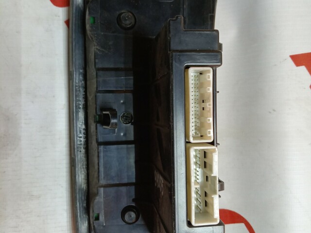 Блок управления печкой и кондиционером TOYOTA Noah 