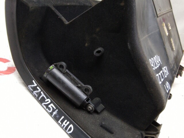 Бардачок TOYOTA Avensis 