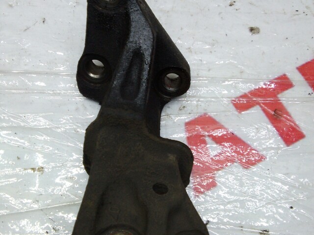 Кронштейн подушки ДВС TOYOTA Sprinter 5A-FE