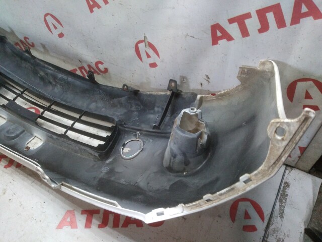 Бампер передний TOYOTA Ist 
