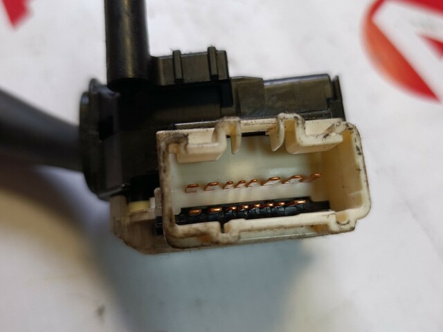 Гитара руля TOYOTA Avensis 