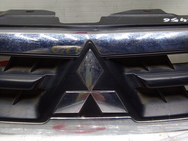 Решетка радиатора MITSUBISHI Colt 