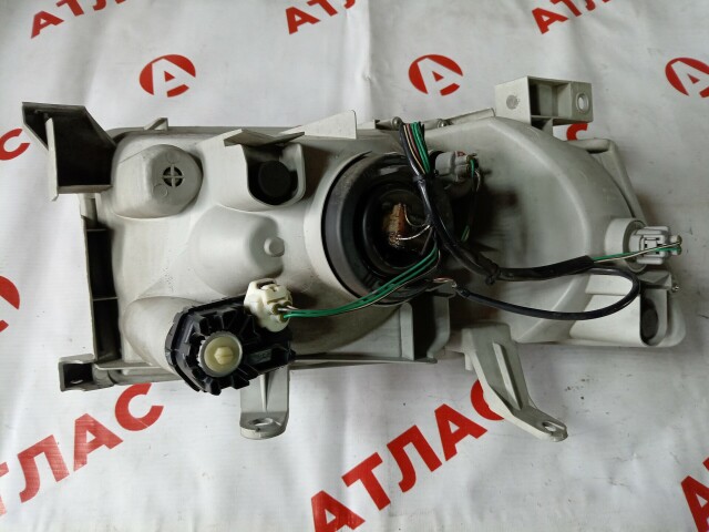 Фара TOYOTA Succeed 