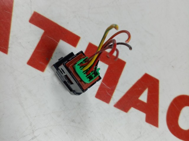 Кнопка подогрева сиденья SUZUKI Escudo 