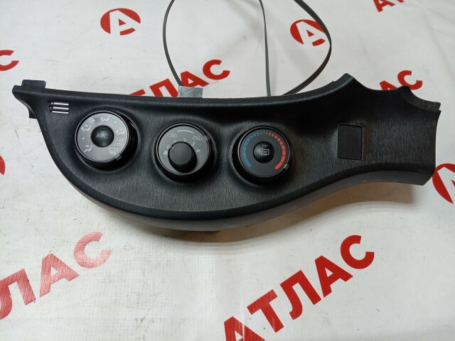 Блок управления печкой и кондиционером TOYOTA Vitz 