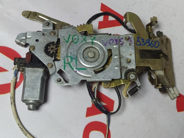 Замок двери TOYOTA Voxy 