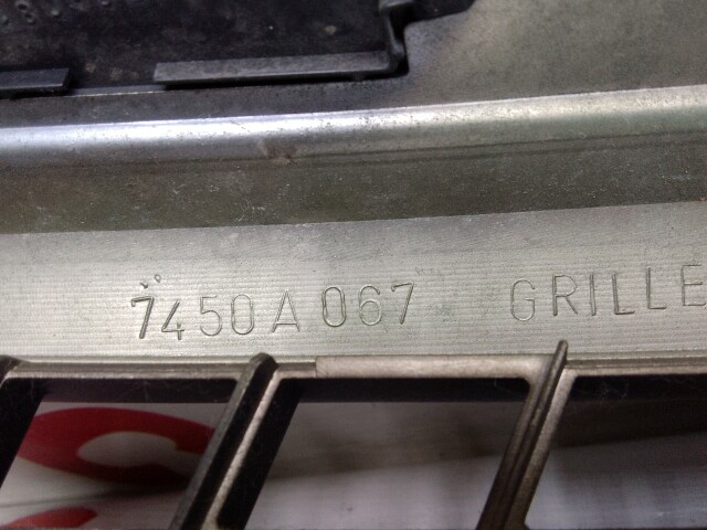 Решетка радиатора MITSUBISHI Colt 