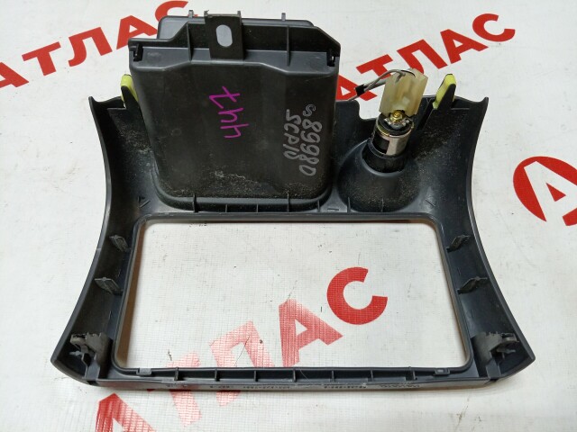 Рамка магнитолы TOYOTA Vitz 