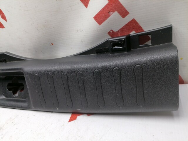 Накладка замка багажника NISSAN Juke 