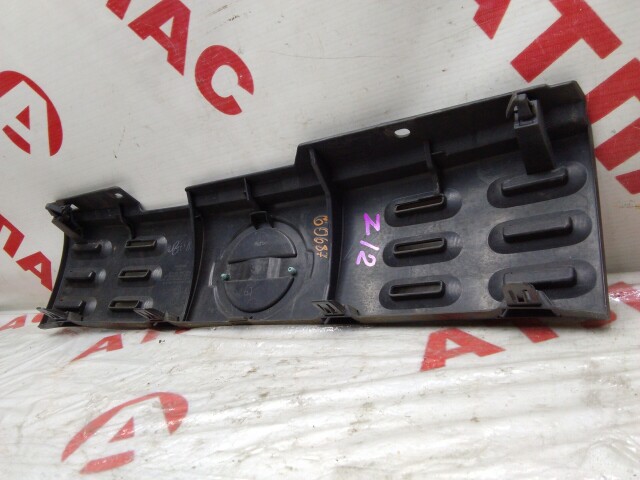 Решетка радиатора NISSAN Cube 