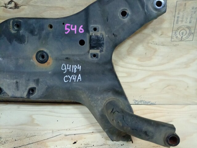 Балка поперечная MITSUBISHI Galant 