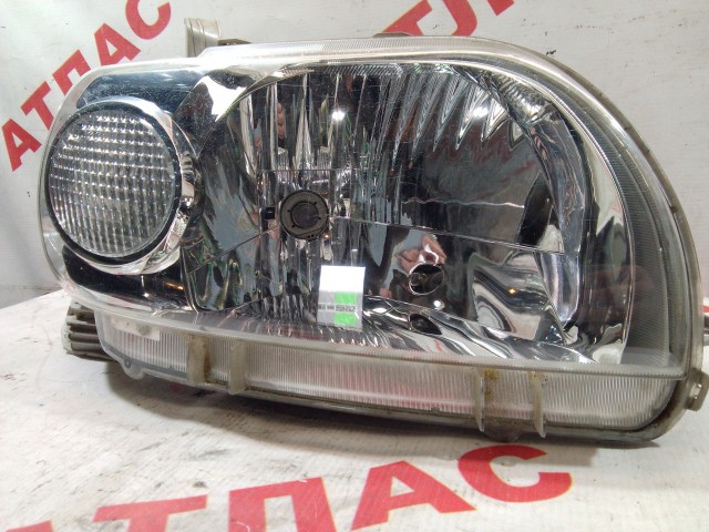 Фара TOYOTA Porte 