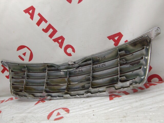 Решетка радиатора TOYOTA Corolla 