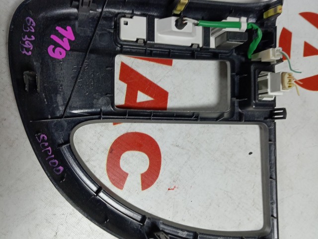 Консоль TOYOTA Ractis 