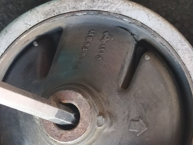 Подушка ДВС MITSUBISHI Diamante 