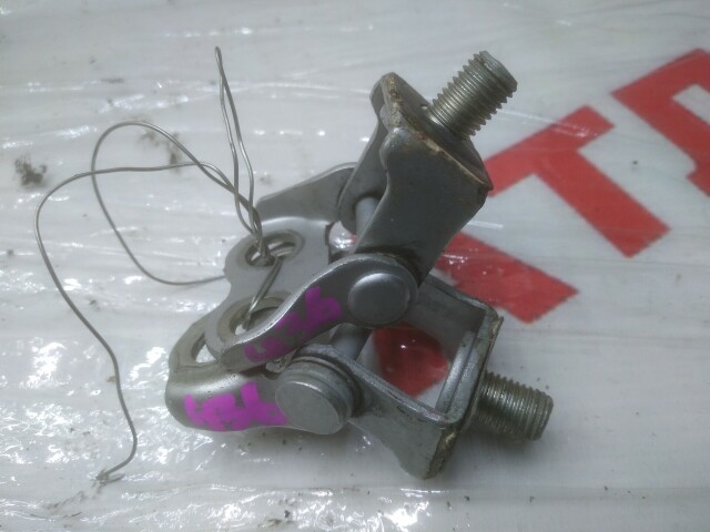 Кронштейны багажника TOYOTA Ist 