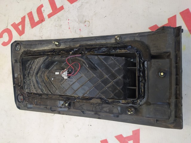 Вставка багажника NISSAN R'nessa 