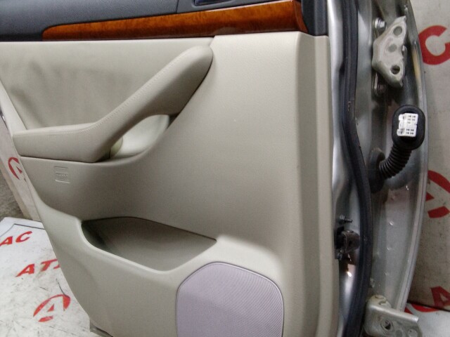 Дверь TOYOTA Avensis 