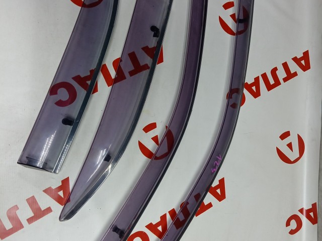 Ветровик NISSAN Sunny 