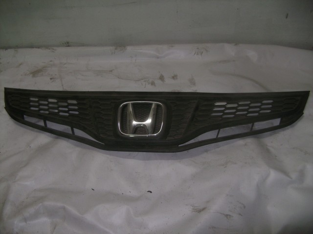 Решетка радиатора HONDA Fit 