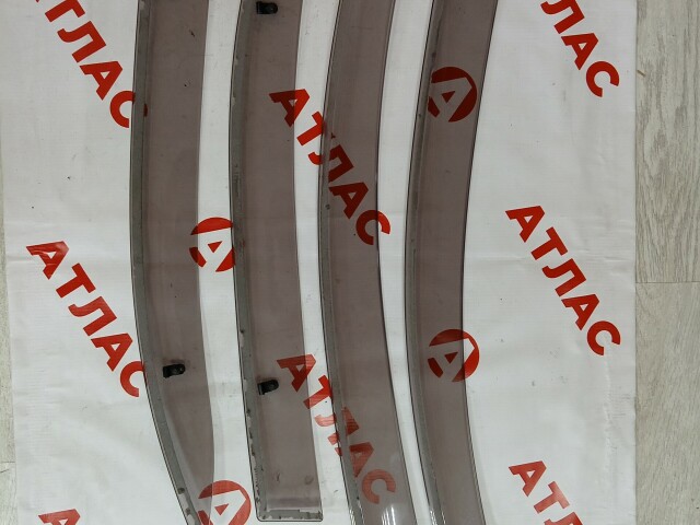 Ветровик TOYOTA Avensis 