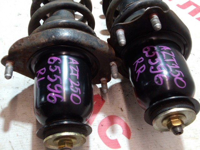 Стойка TOYOTA Avensis 