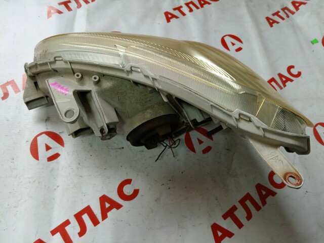 Фара TOYOTA Platz 