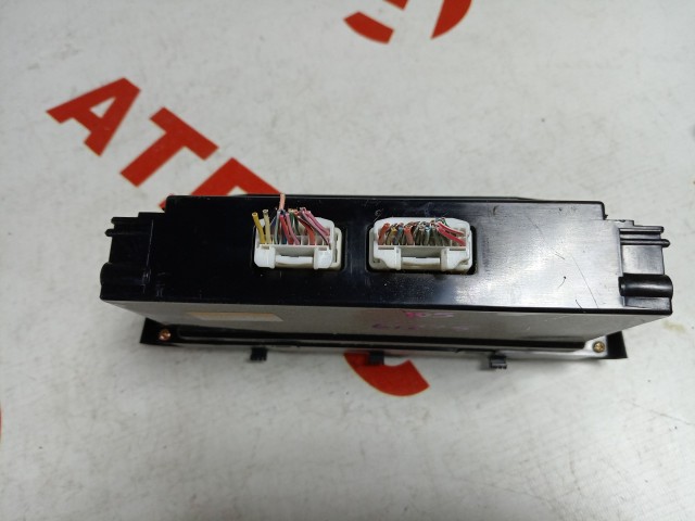 Блок управления печкой и кондиционером TOYOTA Avensis 