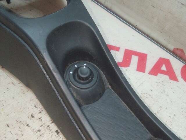 Консоль между сиденьями RENAULT Duster 