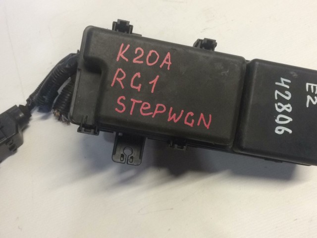 Блок предохранителей HONDA Stepwgn K20A