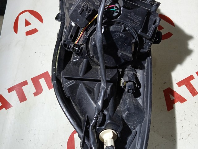 Фара TOYOTA Vitz 