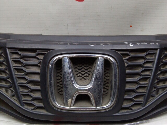 Решетка радиатора HONDA Fit 