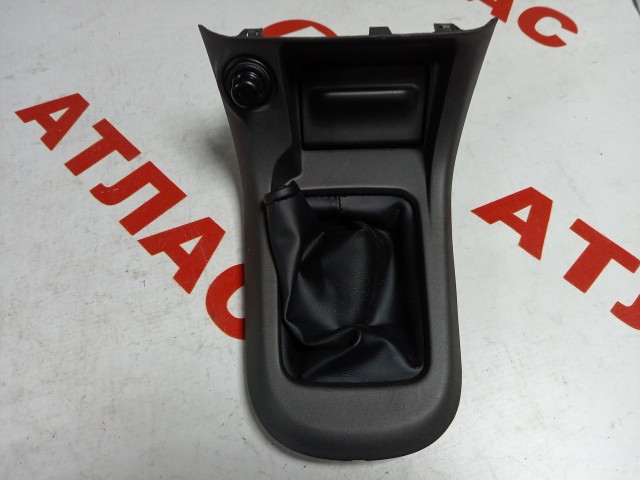 Консоль NISSAN Sunny 