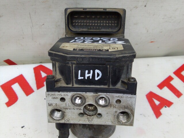 Блок ABS TOYOTA Avensis 1ZZ-FE