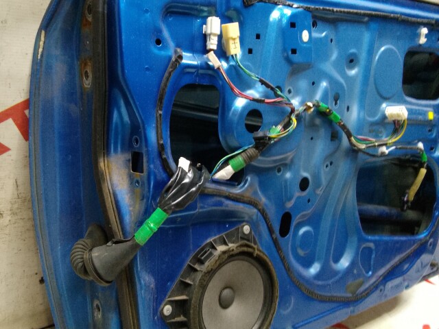 Дверь TOYOTA Corolla Runx 