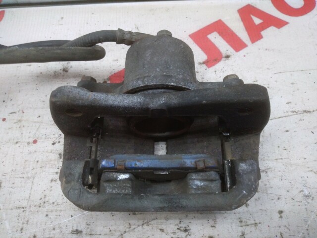 Суппорт TOYOTA Ist 