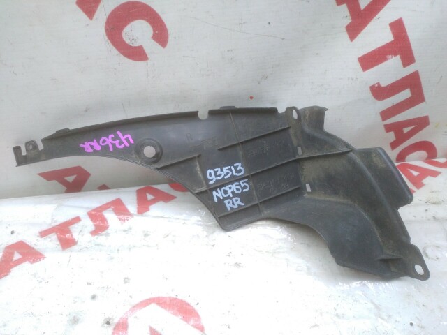 Подкрылок TOYOTA Ist 