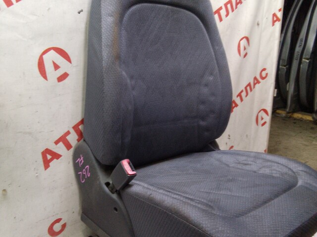 Сиденье TOYOTA FunCargo 